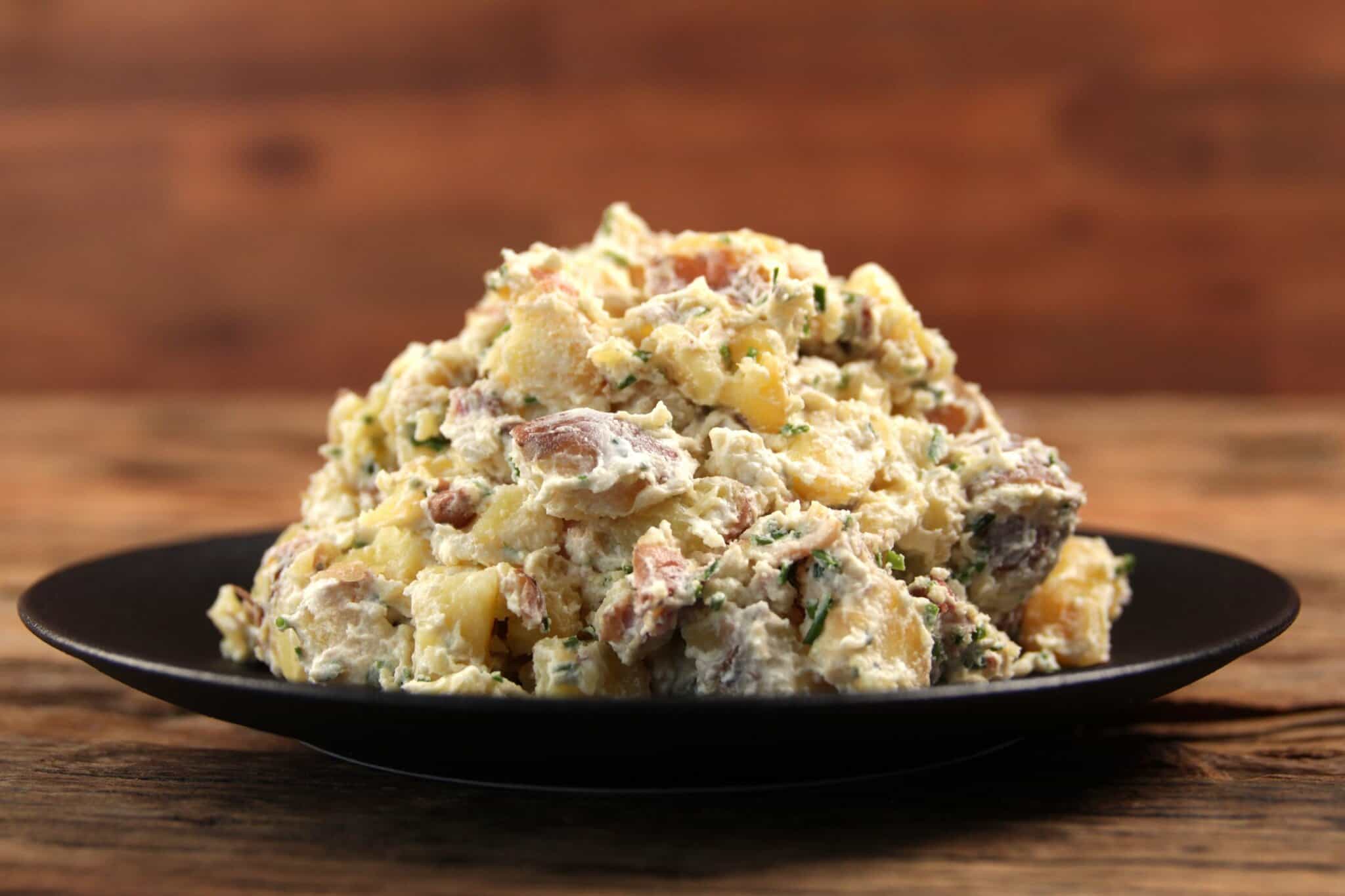 Oerhollandse Aardappelsalade uit de Dutch Oven